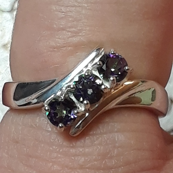 manyfacturers (usa) Jewelry - NWT! Northern Mystic Topaz Trilogy .925 Ring